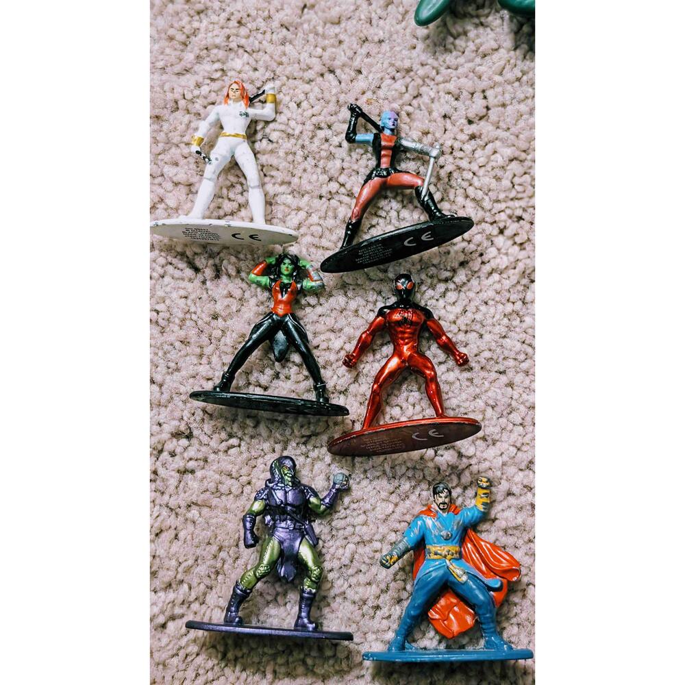 Marvel Multicolor Diecast Painted Stand Base Figures A6662B A6650A